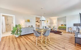 Modernes Studio-Apartment In Toller Waldrand-Lage